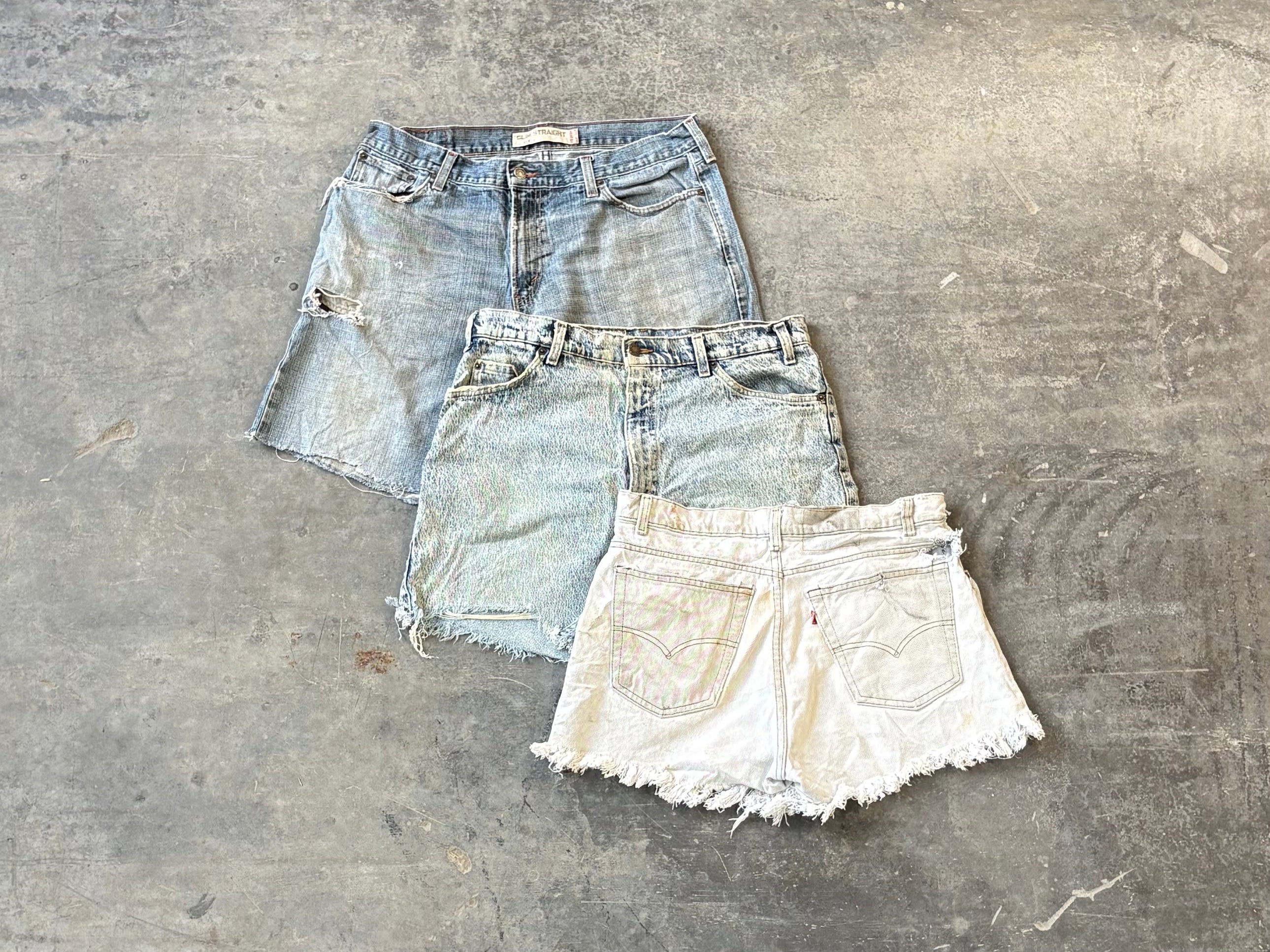 Levi’s Distressed Man Shorts