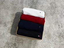 Load image into Gallery viewer, Tommy Hilfiger Sweaters
